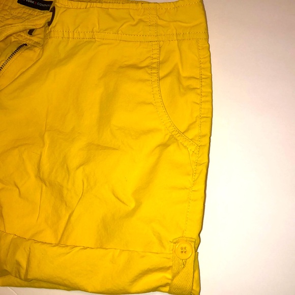 Shorts - Picture 4 of 5